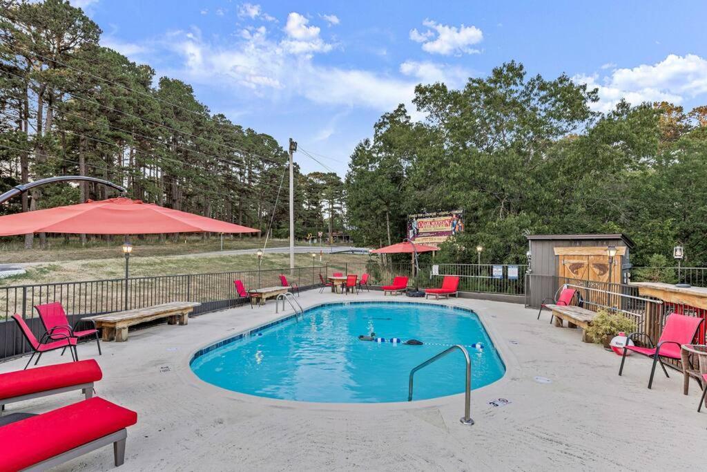 Stonegate Lodge King Bed Wifi Roku Tv Salt Water Pool Room #203 Eureka Springs Exterior photo